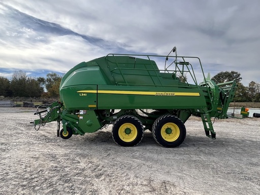 2022 John Deere L341